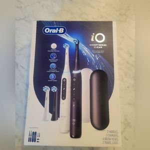 Oral-B iO Series Exceptional Clean Rechargeable Toothbrush 2 Pack White & Black